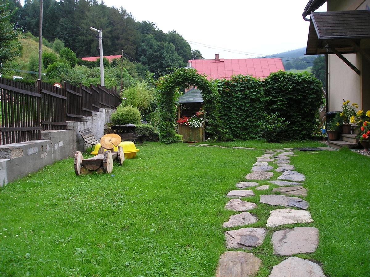 Apartman Svoboda Svoboda nad Upou Luaran gambar